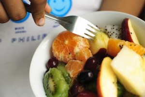 Cach-giam-con-doi-khi-dang-an-kieng-1