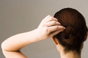 10-cach-tu-nhien-ngan-ngua-toc-bac-som_20179875