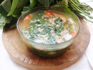 canh-tom-la-lot