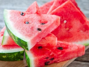 1546953145-322-nhung-mon-an-giup-cho-quy-ong-luon-chao-co-dung-luc-dung-cho-dua-hau1-1546938661-width640height480