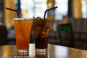 tieu-thu-nuoc-ep-trai-cay-2-15587546543331143143568